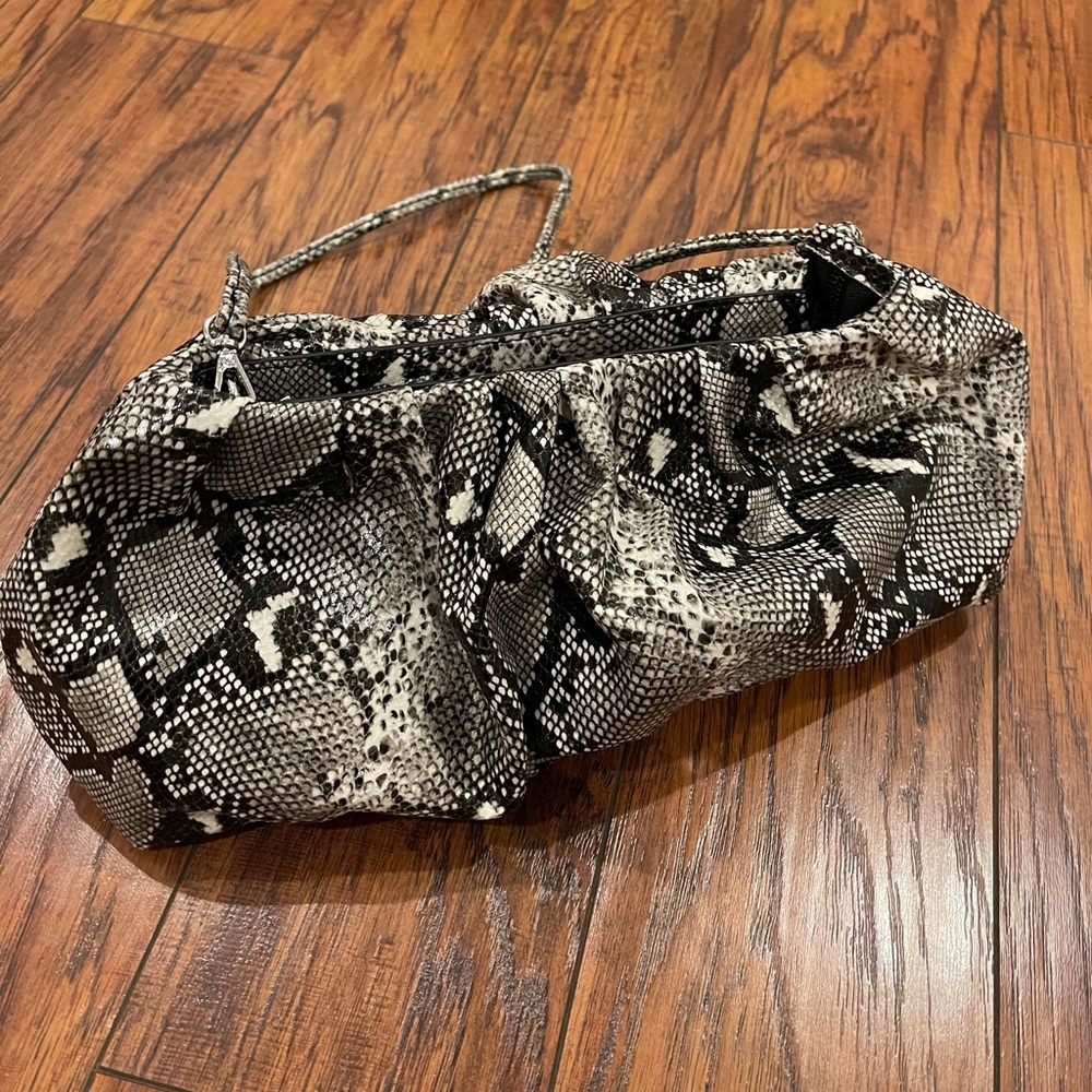NEW snakeskin clutch - Picture 1 of 10